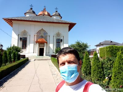 Desculţ la Cernica_37 - am fost la biserica mănăstirii